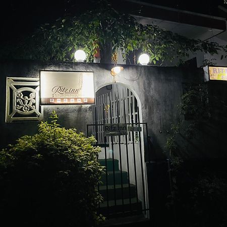 Ritz Inn Ella Esterno foto